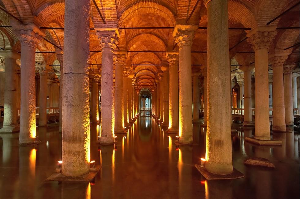Underground Basilica Cistern (Yerebatan Sarnici) in Istanbul, Turkey.