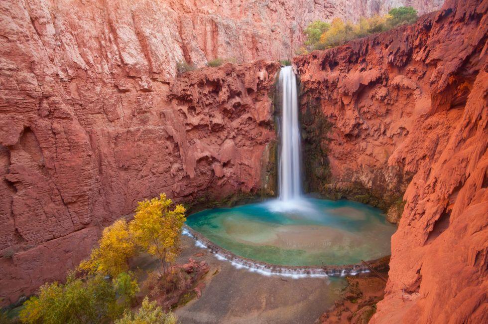 Mooney Falls, Havasu Canyon, Havasupai Indian Reservation, Arizona, United States ; 
