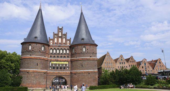 Holsten Gate, Lubeck, Schleswig-Holstein and the Baltic Coast, Germany, Europe.