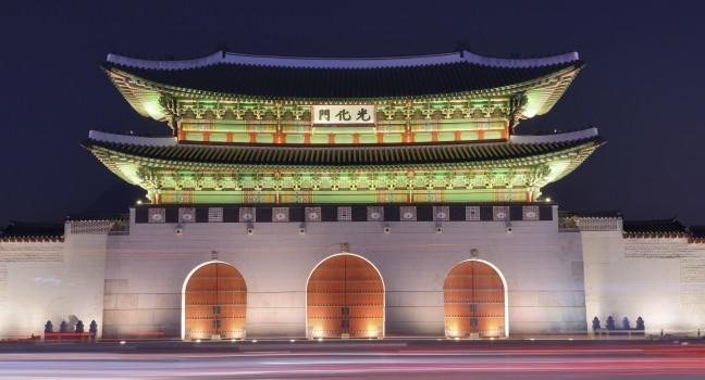 Gwanghwamun gate at Geyongbokgung Palace in Seoul, South Korea.; 